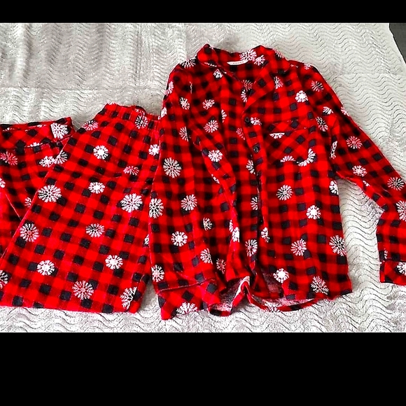 Winter pajamas from LA Vie en Rose - Picture 1 of 1